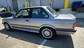 BMW E 30 325ix - 4