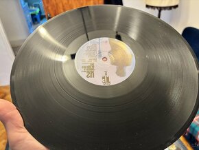U2 - Live "Under A Blood Red Sky". LP - 4