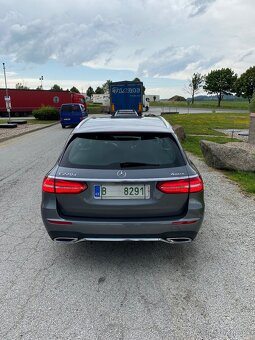 Prodám Mercedes 2018 E220d 4Matic W213 143kW Pohon 4x4 - 4