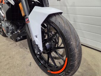 KTM 390 Duke - 4
