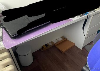 bílý psací stůl s přistavnými šuplíky - 4