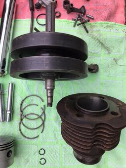 NSU 351 OS, OSL  motor s liatinovou hlavou - 4