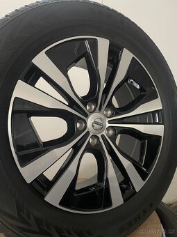 Original zimní Volvo XC60 r18 + 235/60/18 90% - 4