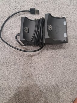 PS4 PRO + nějaké hry a nabíječka - 4