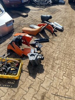 2xKTM - 4