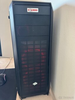Herní Počítač s Monitorem - 4