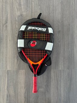 Prodám dětskou tenisovou raketu Wilson včetně krytu - 4