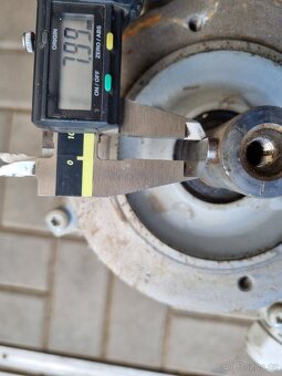 Přírubový elektromotor 2,2kW 1425 otáček - 4