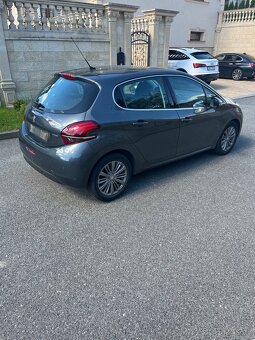 Peugeot 208 1,2 Allure 81kw - 4