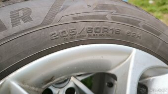 Mazda kola R16 - 4