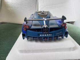 Prodám Pagani Huayra BC - 1:18, Autoart – nový - 4
