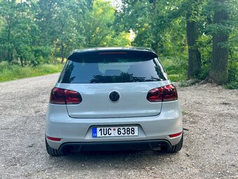 VW GOLF VI 2.0 GTi 155KW MANUÁL - 4