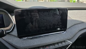 Poškozený infotainment Škoda Octavia 2024 - 4