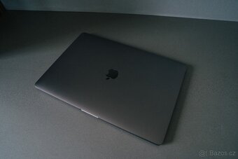 MacBook Pro 15" 2017, i7, 16gb RAM, 512gb SSD - 4
