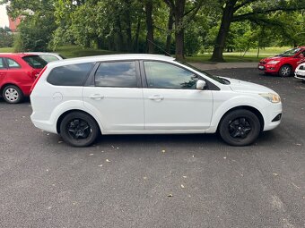 PRODÁM FORD FOCUS Mk2 po faceliftu 1.6 74kW combi - 4