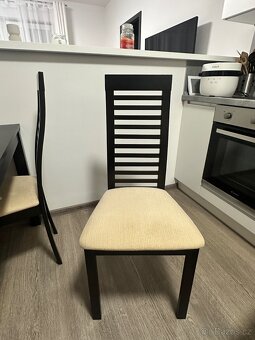 Dřevěný (dub) jídelní stůl se židlemi 120/75/75 - 4