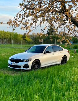 Bmw 320i xDrive,M paket,perleť,h&k,webasto… - 4