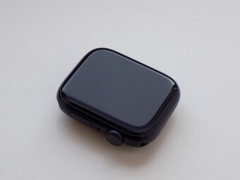 APPLE Watch SE (2024) 44mm Černé - ZÁRUKA - 100% BATERIE - 4