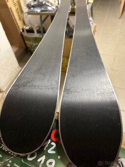 Dětské juniorské sjezdové lyže 130 cm - 4