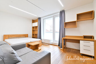 2+1, Palackého třída - 4