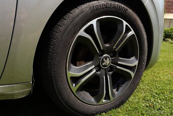 Peugeot 208 1.2 PureTech - 4