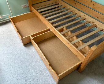 Dřevěná dětská postel - 4