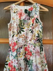 Krásné šaty Orsay s květy - 4