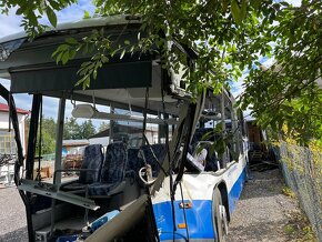 Setra S 415 LE BUSINESS Bluetec 6 Havarovaný s SPZ - 4