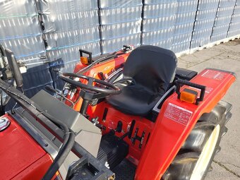 YANMAR FF254D s čelním nakladačem - 4