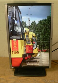LCD monitor HP COMPAQ, 22 palců, otočný stojan - 4