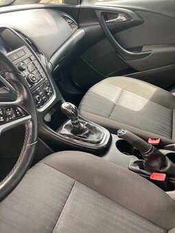 Opel Astra sports tourer - 4