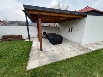 Prodej RD 300m2 - 3 bytové jednotky + garáž, zahrada - 4