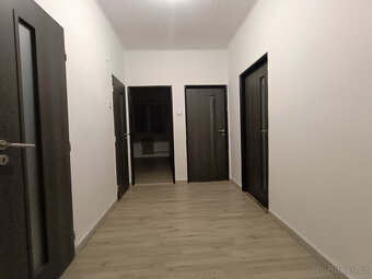 Pronájem bytu 3+1, + balkon, 70 m2, obec Dražeň - 4
