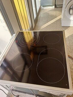 Vestavná trouba s deskou AEG - 4