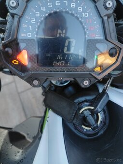 Kawasaki Z900 - 4