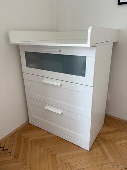 Dvě komody IKEA Brimnes a přeb. pult - 4