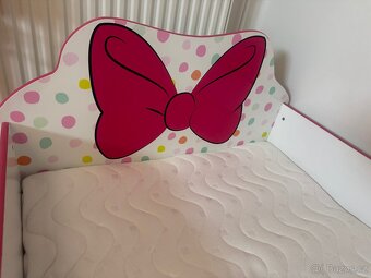 Dětská postel Minnie Mouse + příslušenství - 4