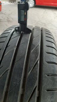 Prodám 2 x letní pneu Maxis 215/65/17 - 4
