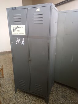 Plechové šatní skříňky - 4