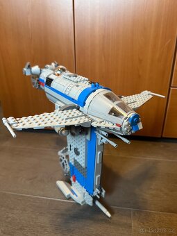 LEGO Star Wars 75188 – Bombardér Odporu - 4