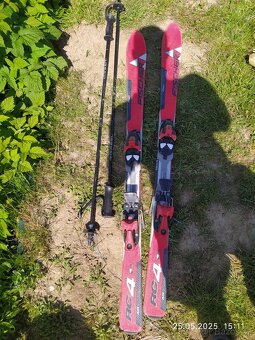 Lyže 130 cm, hůlky 110 cm - 4