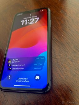 Prodám iPhone 11 - 4