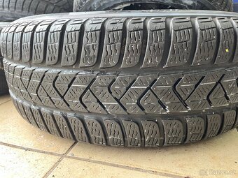Zimní sada kol ŠKODA SUPERB 3 215/60 R16 (4ks) - 4