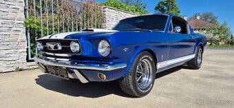 Ford Mustang V8 Fastback GT - 4