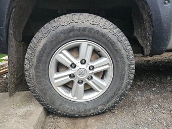Originální disky Toyota Hilux s AT pneu - 4