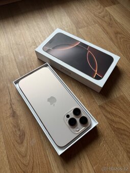 Apple iPhone 16 Pro Max zlatý - 4