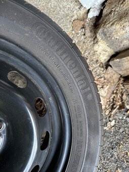 195/60r15 nové gumy i plechy na Ford - 4