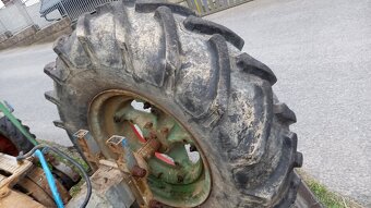 Zetor 25A-zadní kola - 4
