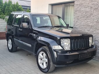 Jeep Cherokee 2.8CRDi 130kW 4x4 BEZ KOROZE - 4