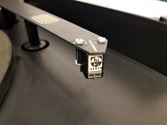 Gramo chassis NAD - 4